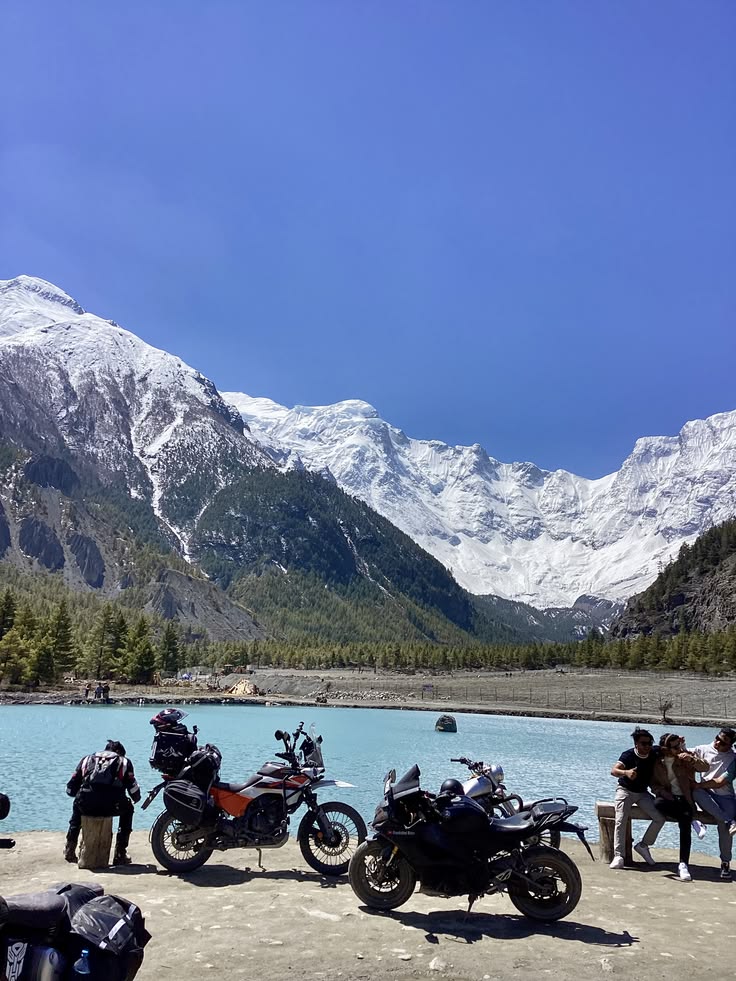 blue lake ,manang